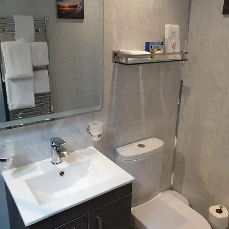Couette-café Compston House 4*