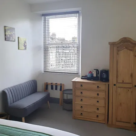 Bed and Breakfast Compston House 4*