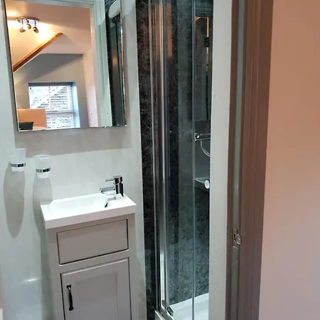 Bed and Breakfast Compston House