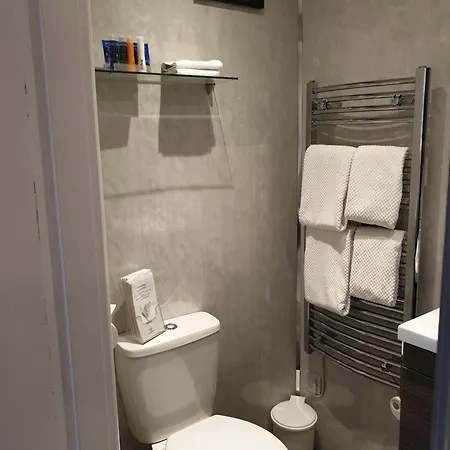 Couette-café Compston House 4*