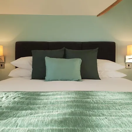 Bed and Breakfast Compston House