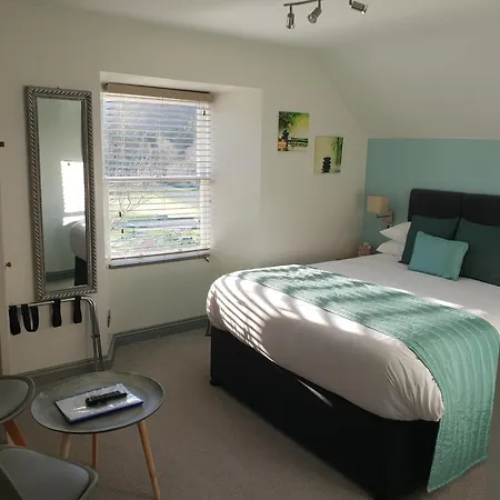 Frühstückspension Compston House 4*