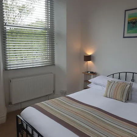 Compston House Bed & Breakfast 4*